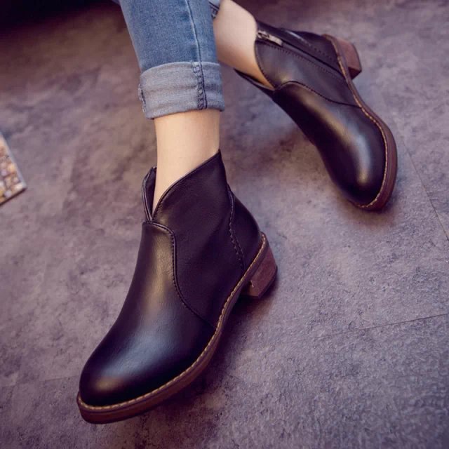 新款平跟短筒女靴子英伦粗跟平底裸靴马丁靴大码外贸厂家一件代发