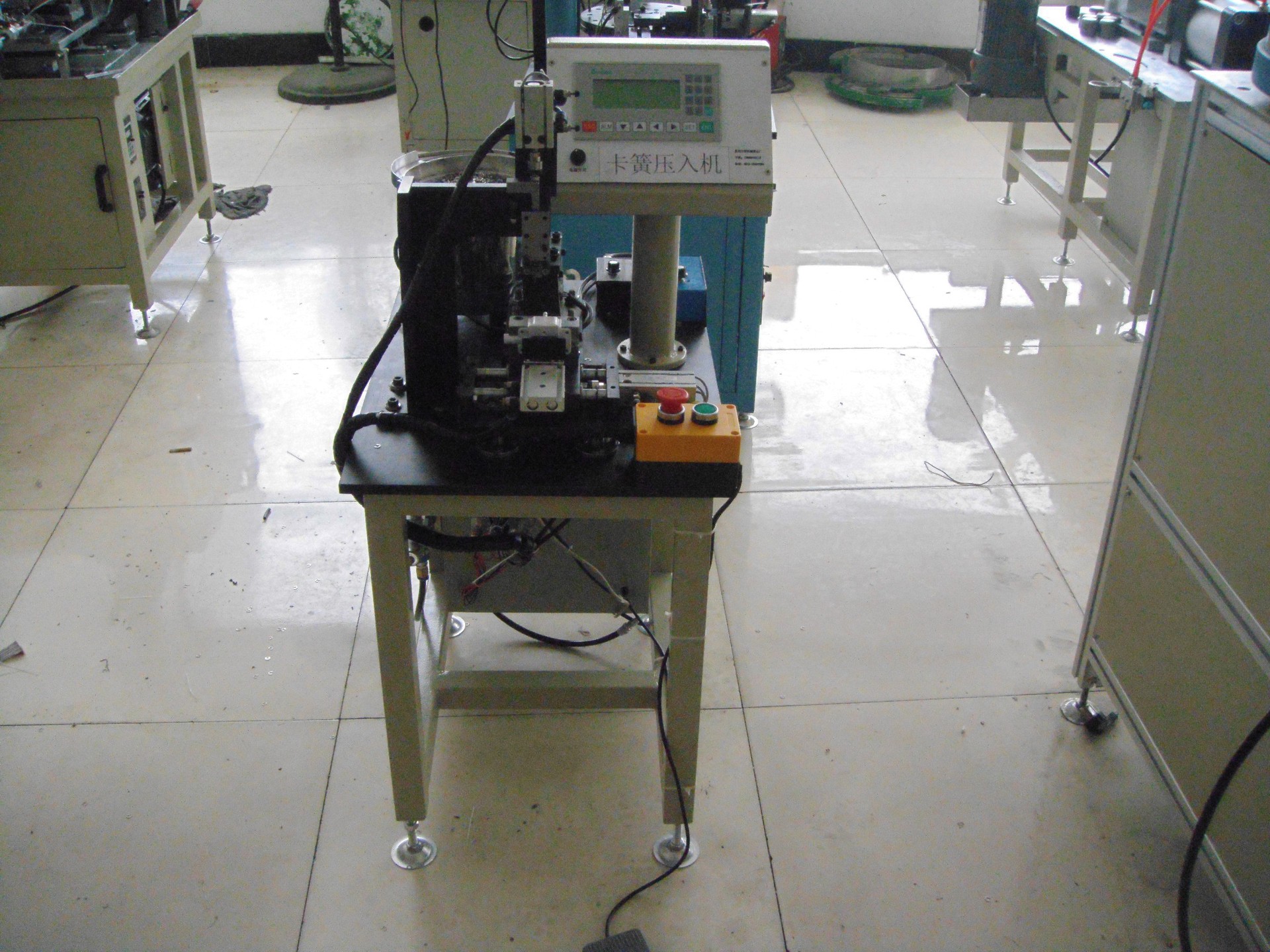 常熟e型卡簧自动装配机