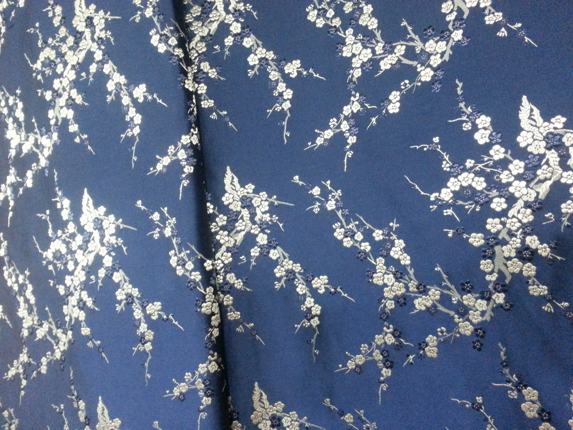 【巨久】织锦缎 丝绸 仿三五系类 旗袍面料 一枝梅