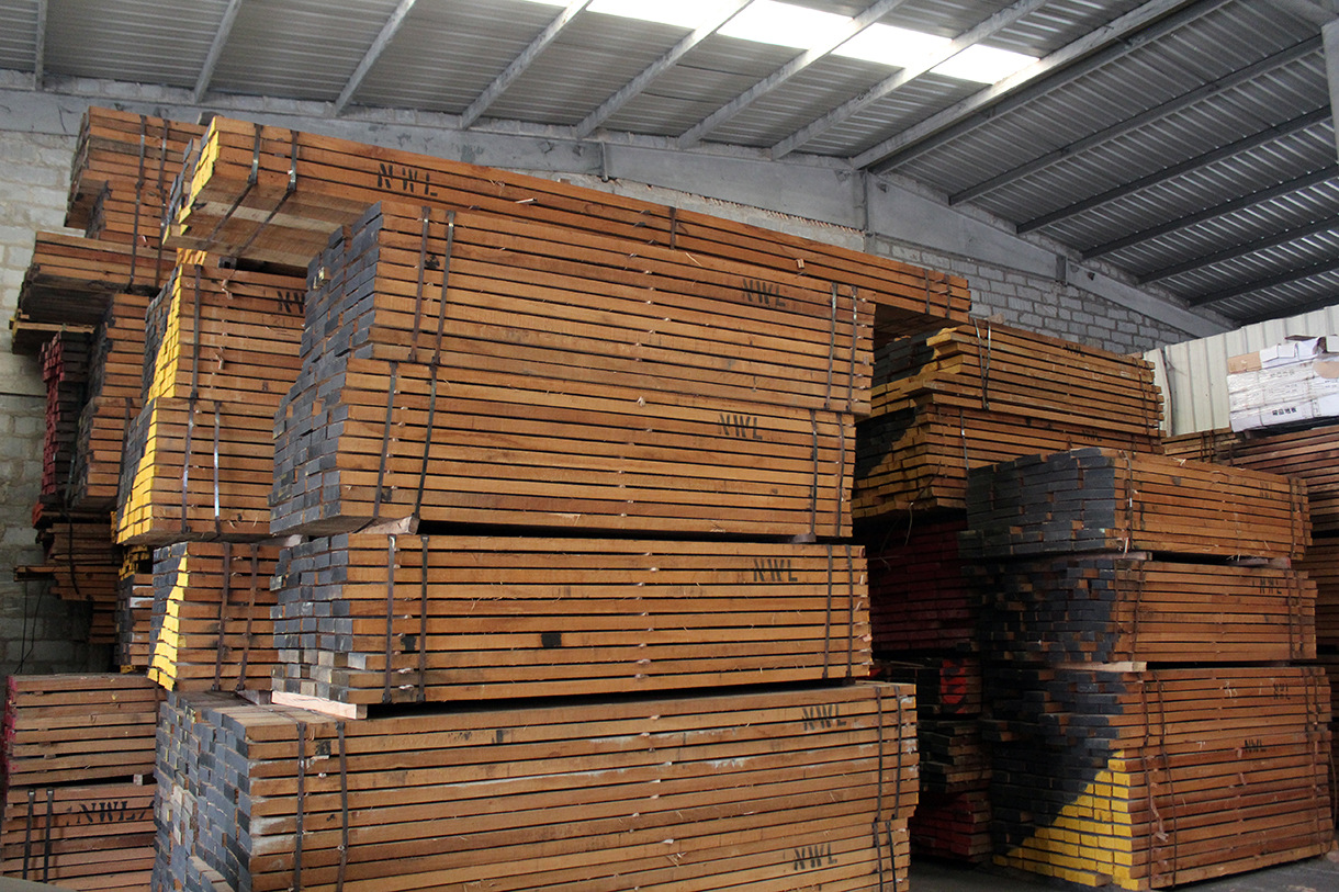 柳桉实木板材 红柳桉板材 一手货源 a级 大批量批发 福人木材市场