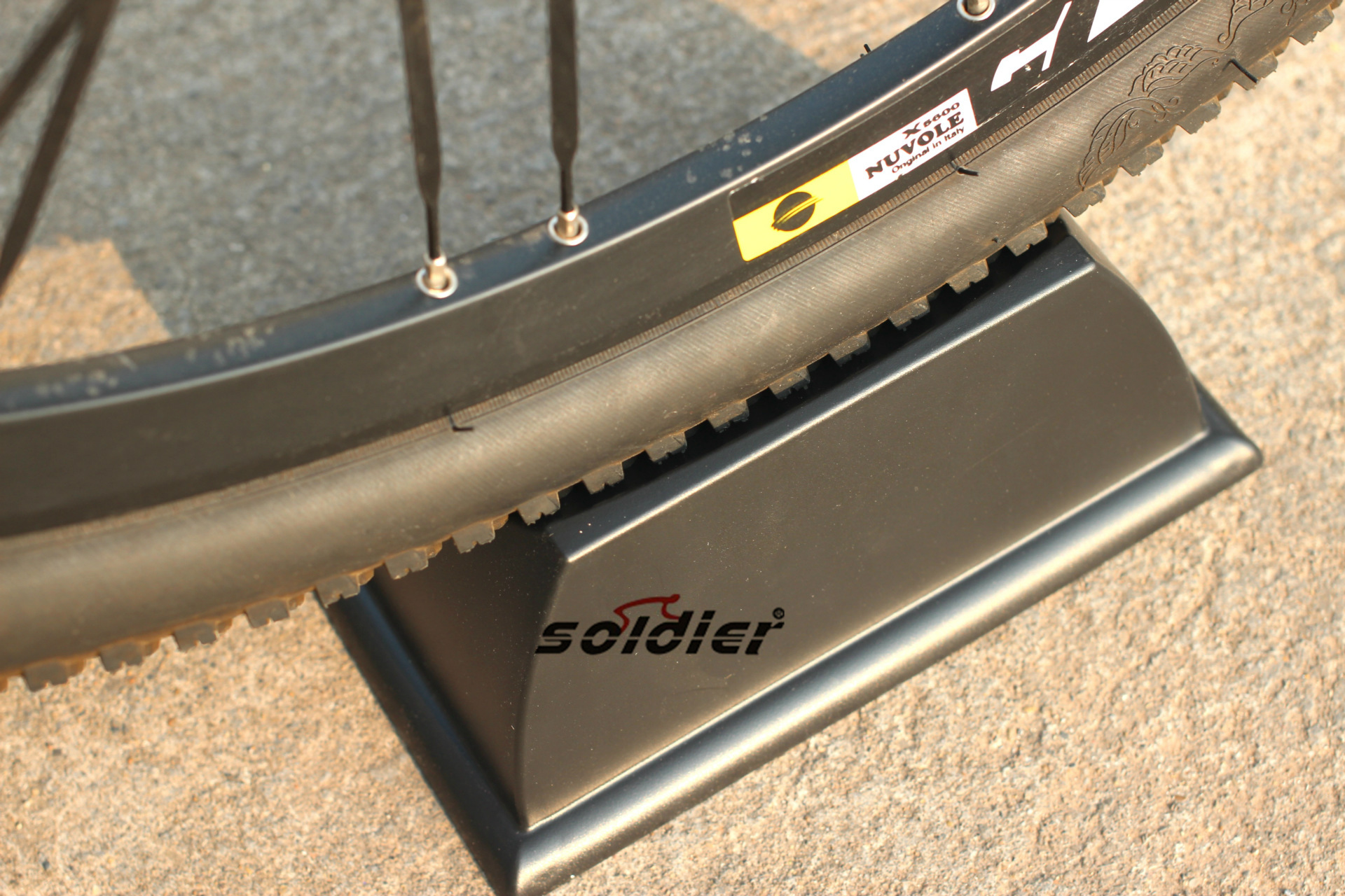 自行车山地车骑行台室内训练台前轮固定架//前轮垫方形