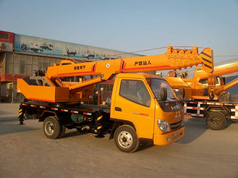 5吨汽车吊车  唐骏底盘汽车起重机  吊车 小型移动