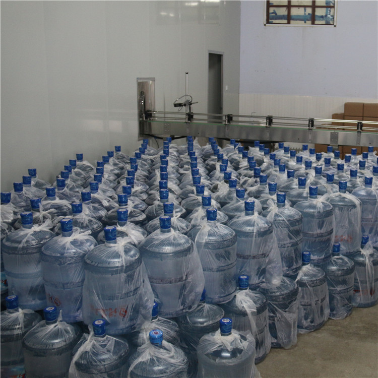 超低价格批发大桶矿泉水