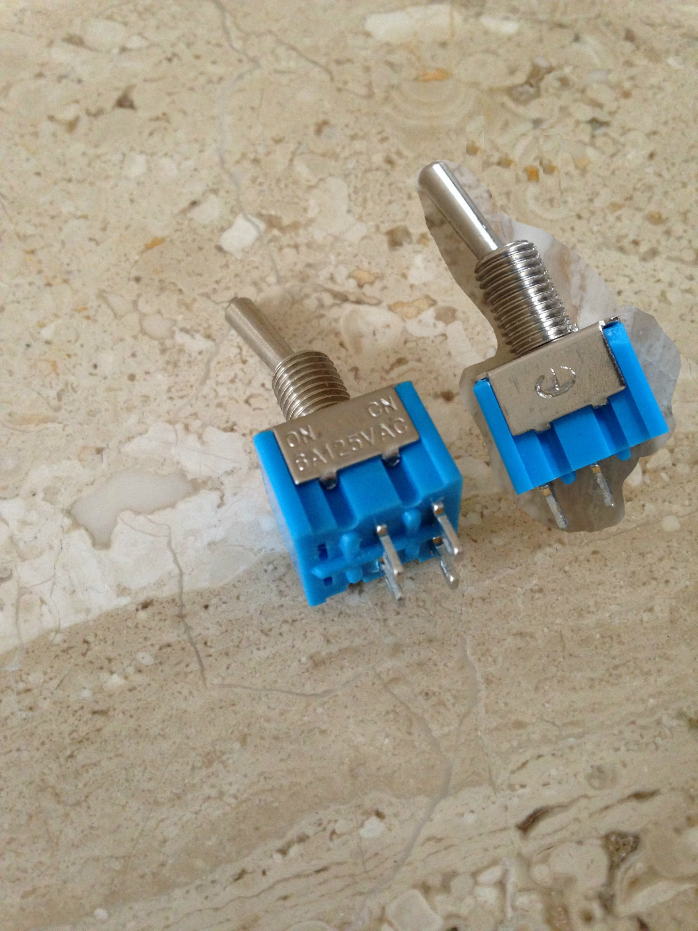 厂家直销低价供应钮子开关mts摇臂开关摇柄开关小型钮子开关