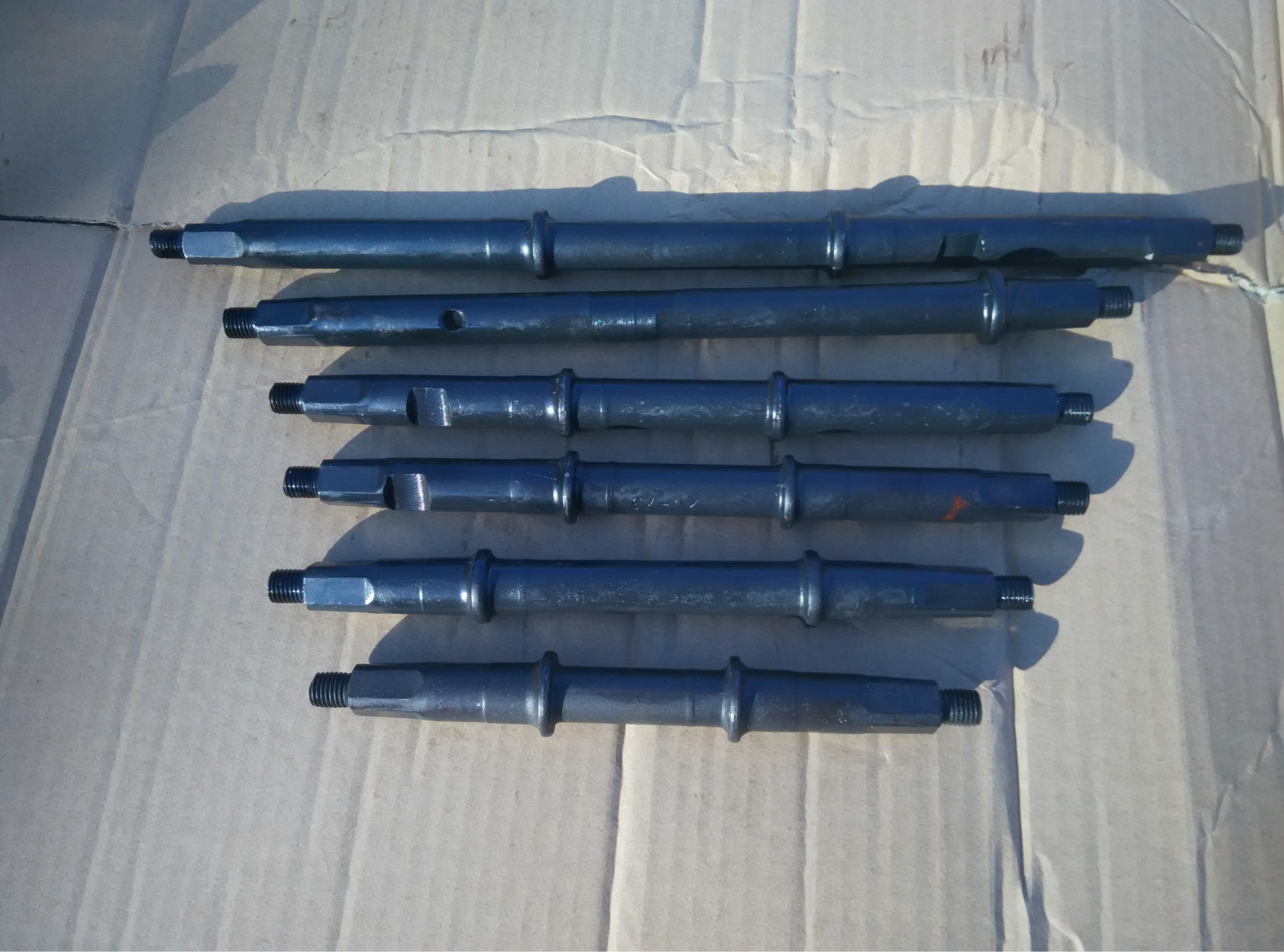 厂家直销各种电动车中轴 可来电定做