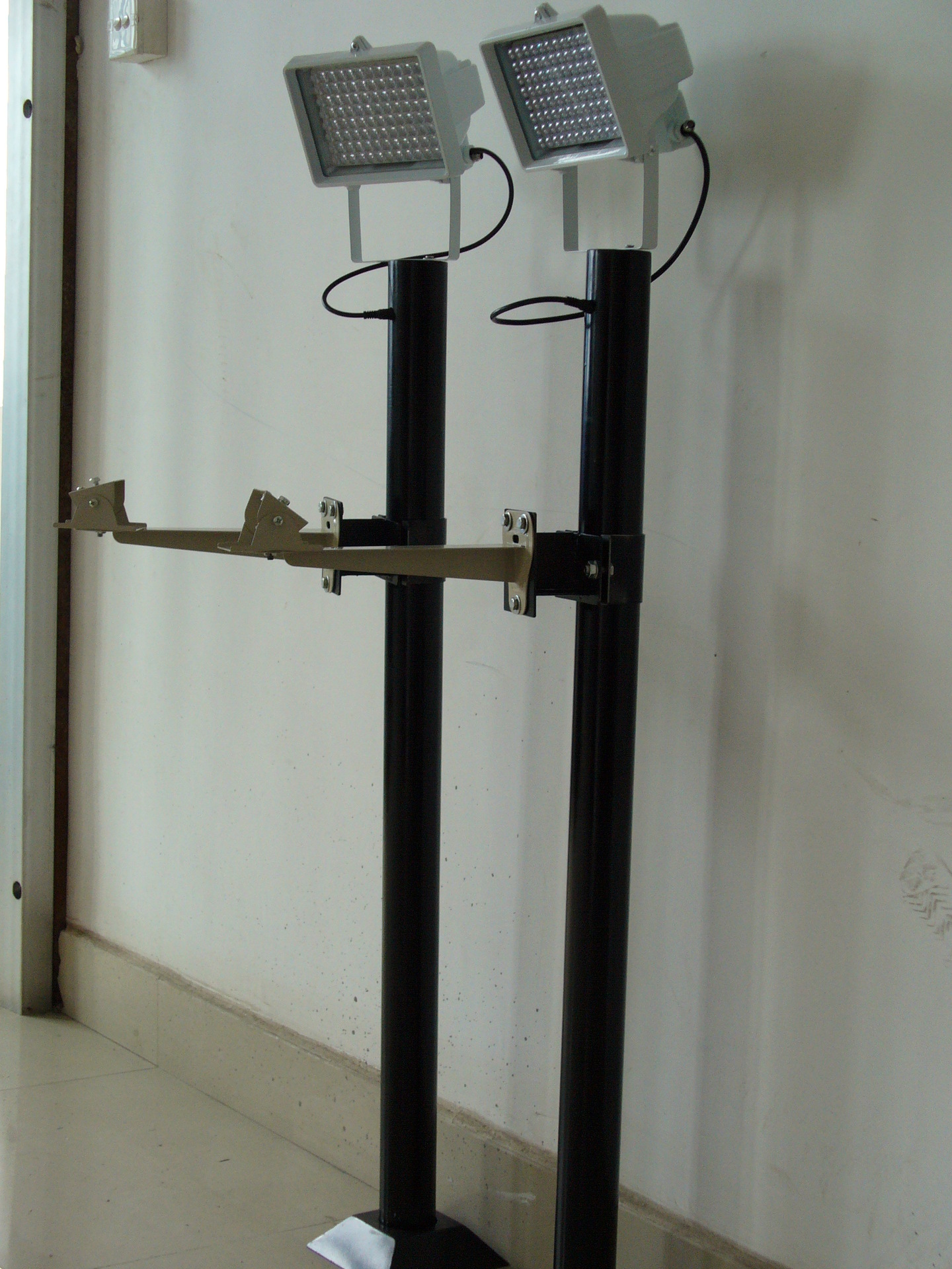 摄像机立杆安装杆支架