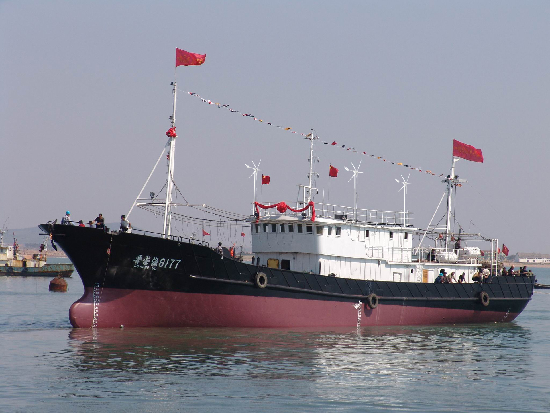 max-1600w 渔船渔排风光互补供电系统 小型风力发电机