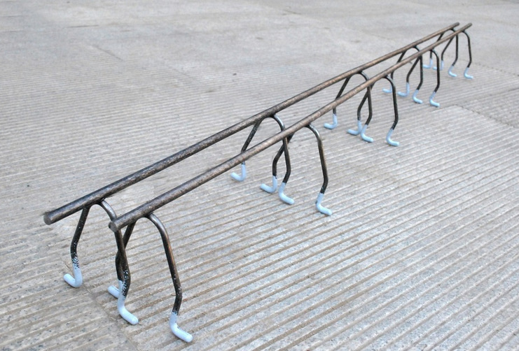 四川成都市生产批发钢筋铁马登哪里有生产便宜的