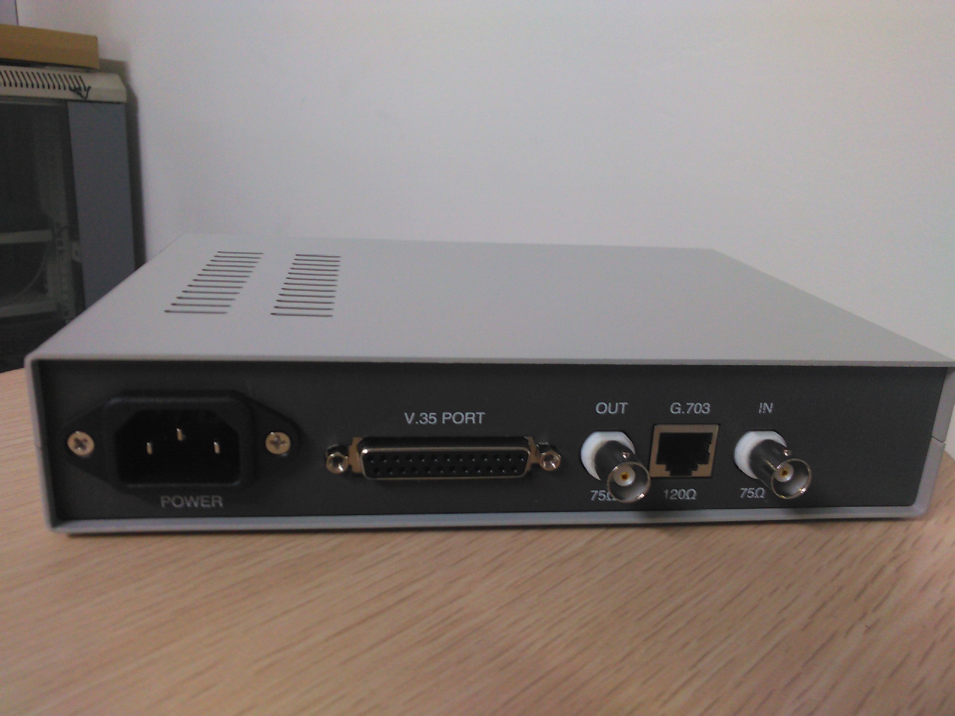 供应raypu rp212-c2000-e1接口转换器,2m转v35