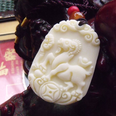 项链饰品骨项链骨雕吊坠十二生肖"羊"骨雕牌骨雕挂件