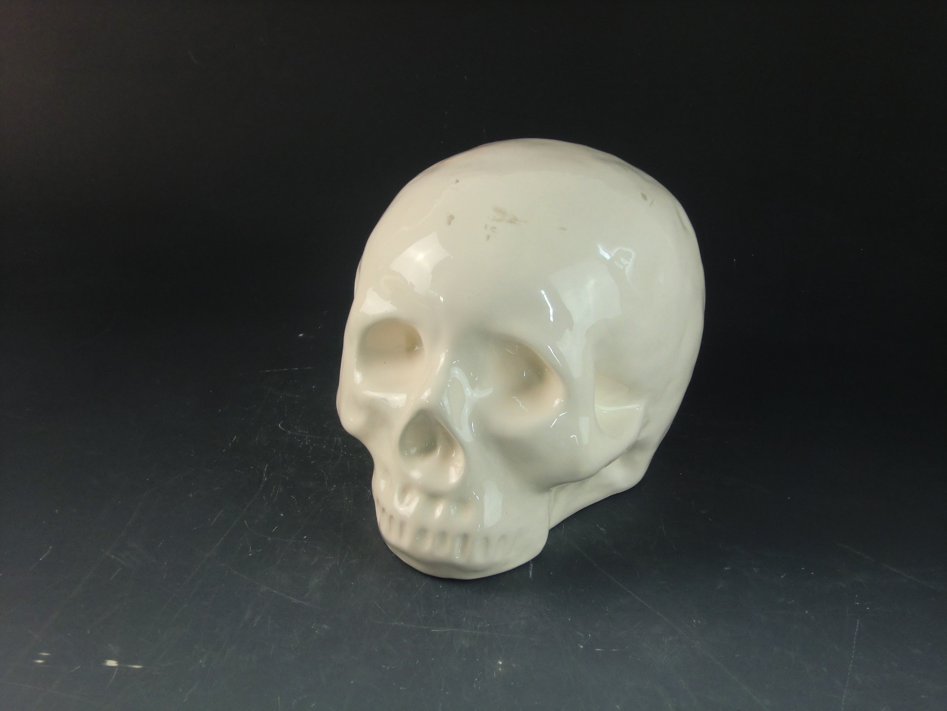 人才20多名,一半以上人员均有15年以上的陶瓷管理及技术方面的经验