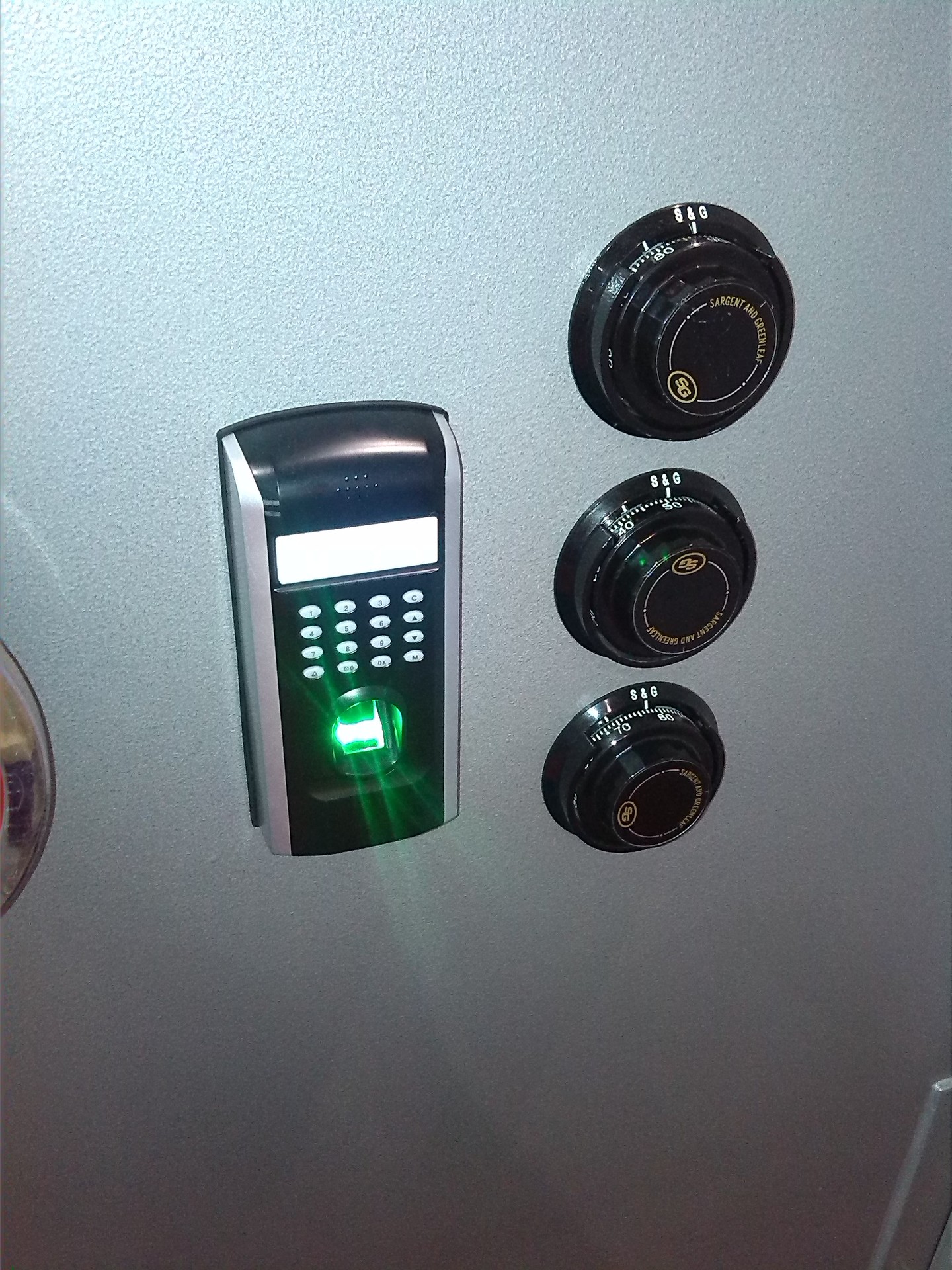 设计生产批发银行专用大型高档金库指纹开启高保险防盗门防尾随门