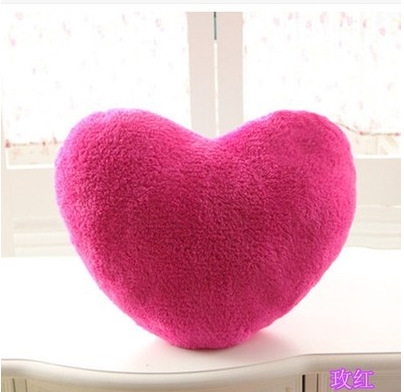 厂家直销彩色心形抱枕 坐垫靠枕午睡枕 爱心枕头糖果色 一件代发