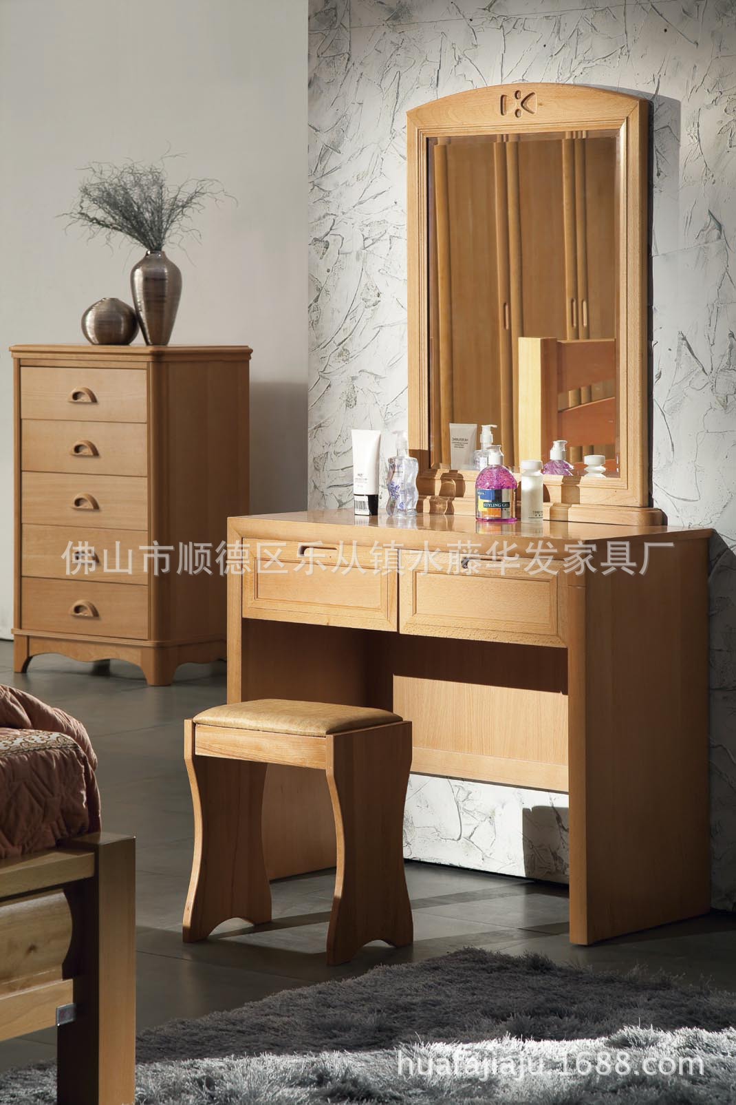 质量保证实木床1.5米1.8米最新产品简约现代进口榉木实木套房