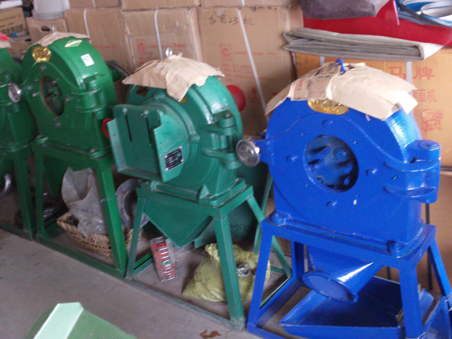 一风吹粉碎机 300型多功能磨面机 拉渗拉辨粉碎设备