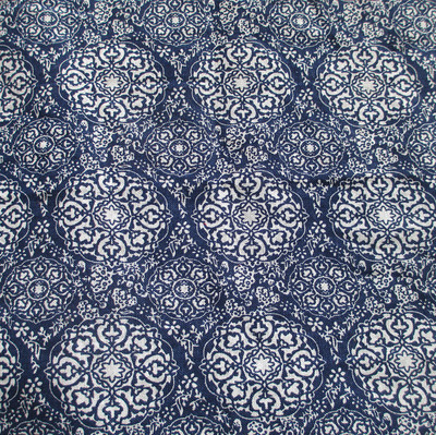 棉麻青花瓷印花布料 藏青底圆型老窗雕花 服装面料家居手工