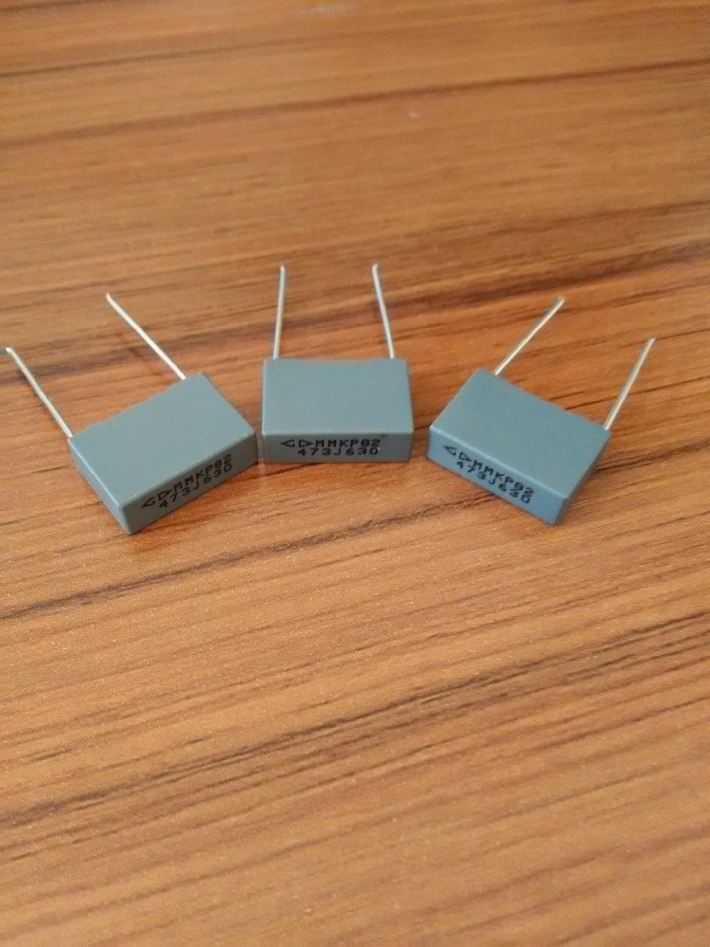 供应厦门法拉mmkp82 473j630v薄膜电容器,cbb电容,小尺寸损耗小