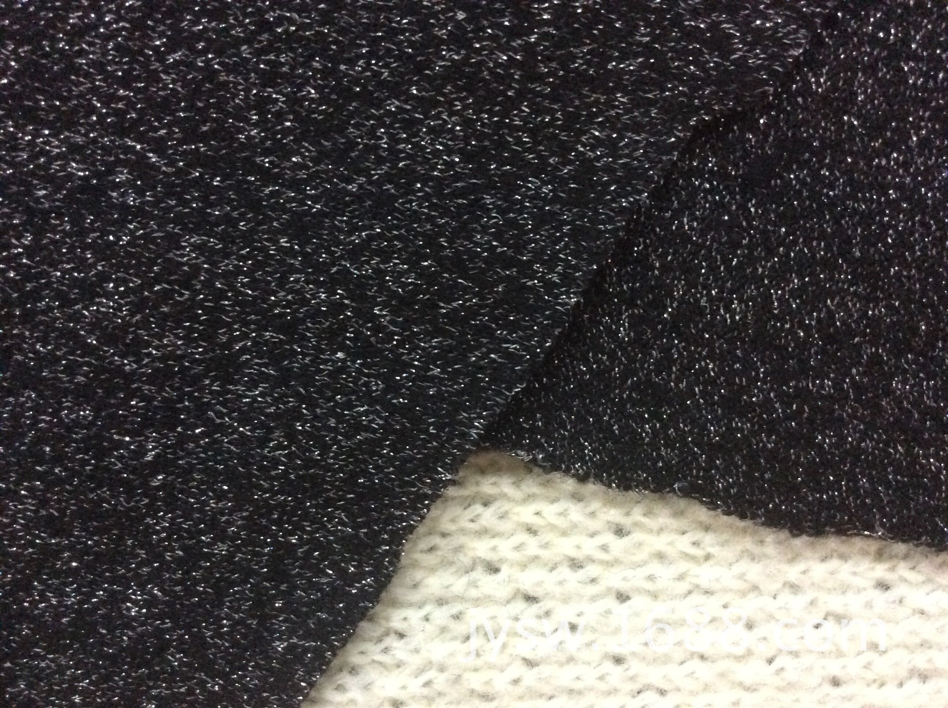 供应羊毛针织呢绒面料 时尚女装面料38