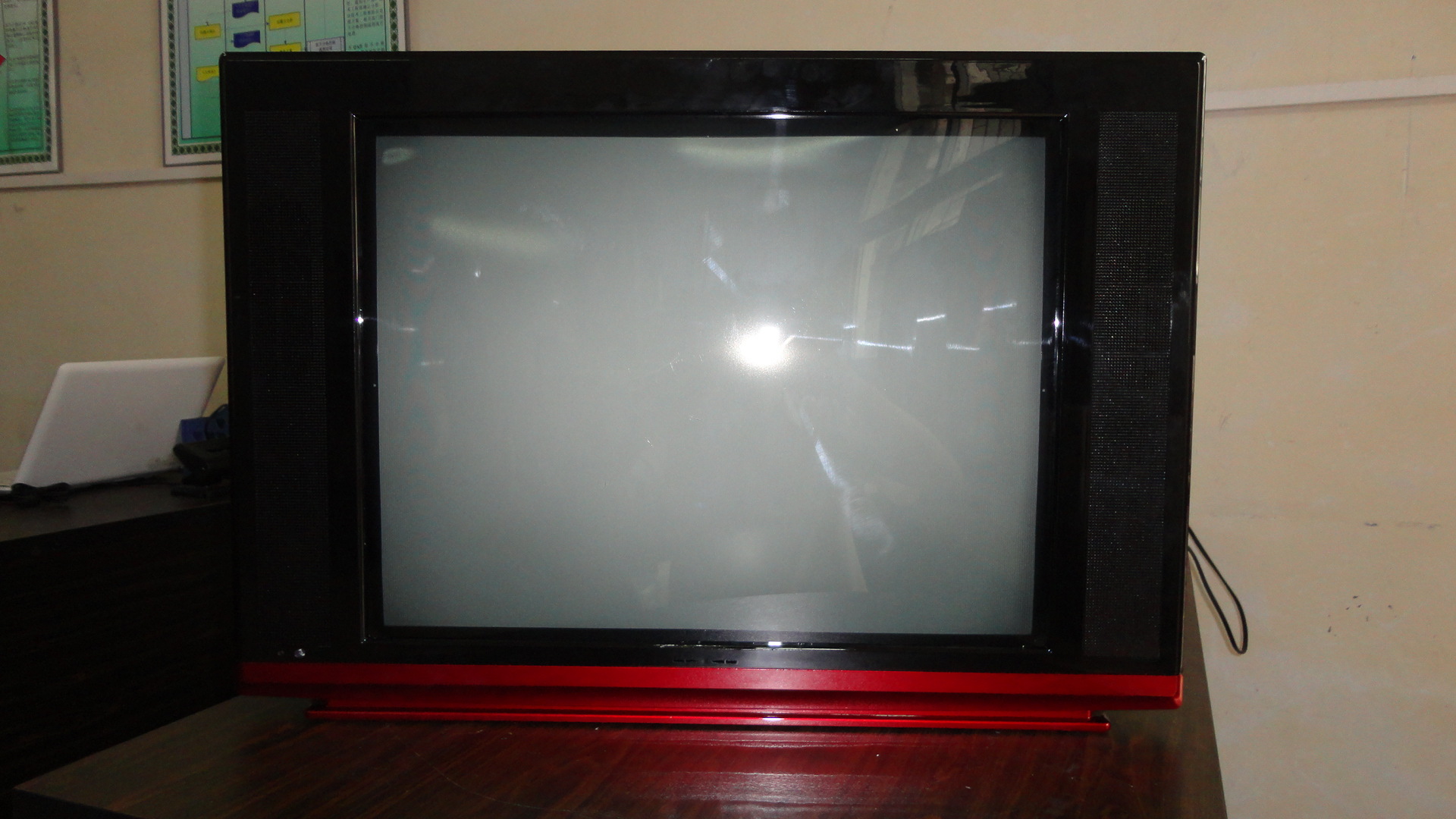 工厂低价批发纯平/普平/短管21寸电视老式彩色crt电视机