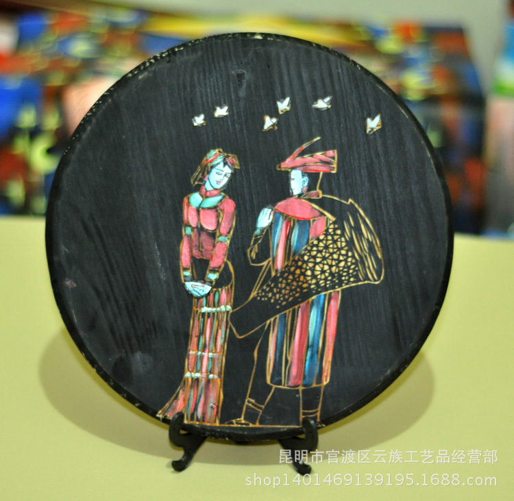 云南东巴木雕工艺品摆件 丽江色重彩木刻画饰品 客厅酒吧装饰