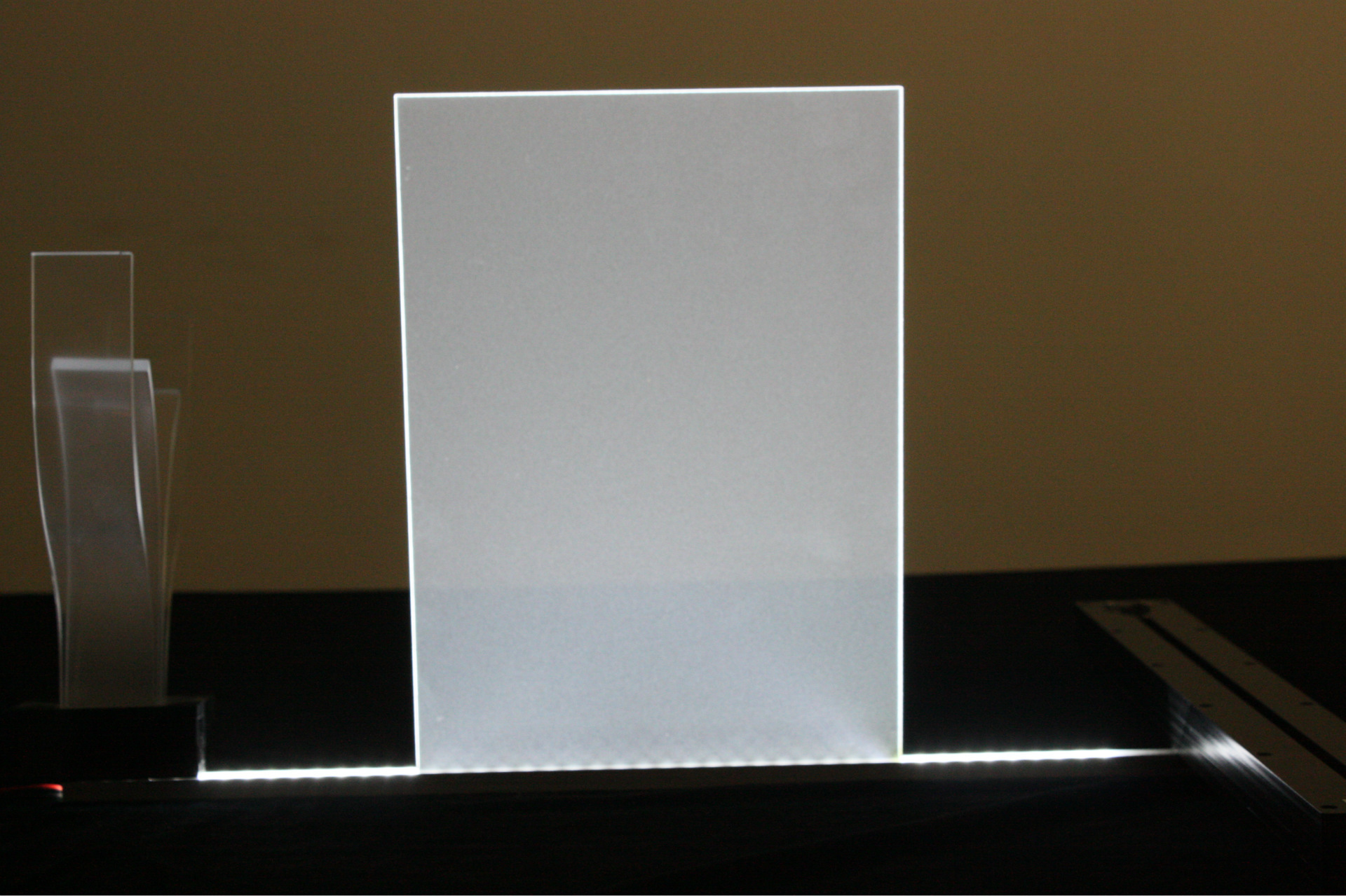 透明亚克力导光板 采用三菱进口精料亚克力材质led导光板