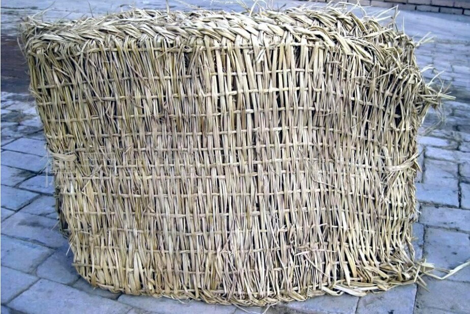 供应防汛草袋 草片 草包 .防滑草袋 厂家直销 价格合理