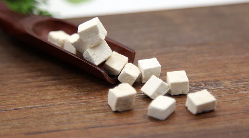 轩草供应各规格茯苓块 茯苓丁 茯苓片 茯苓农产品初加工