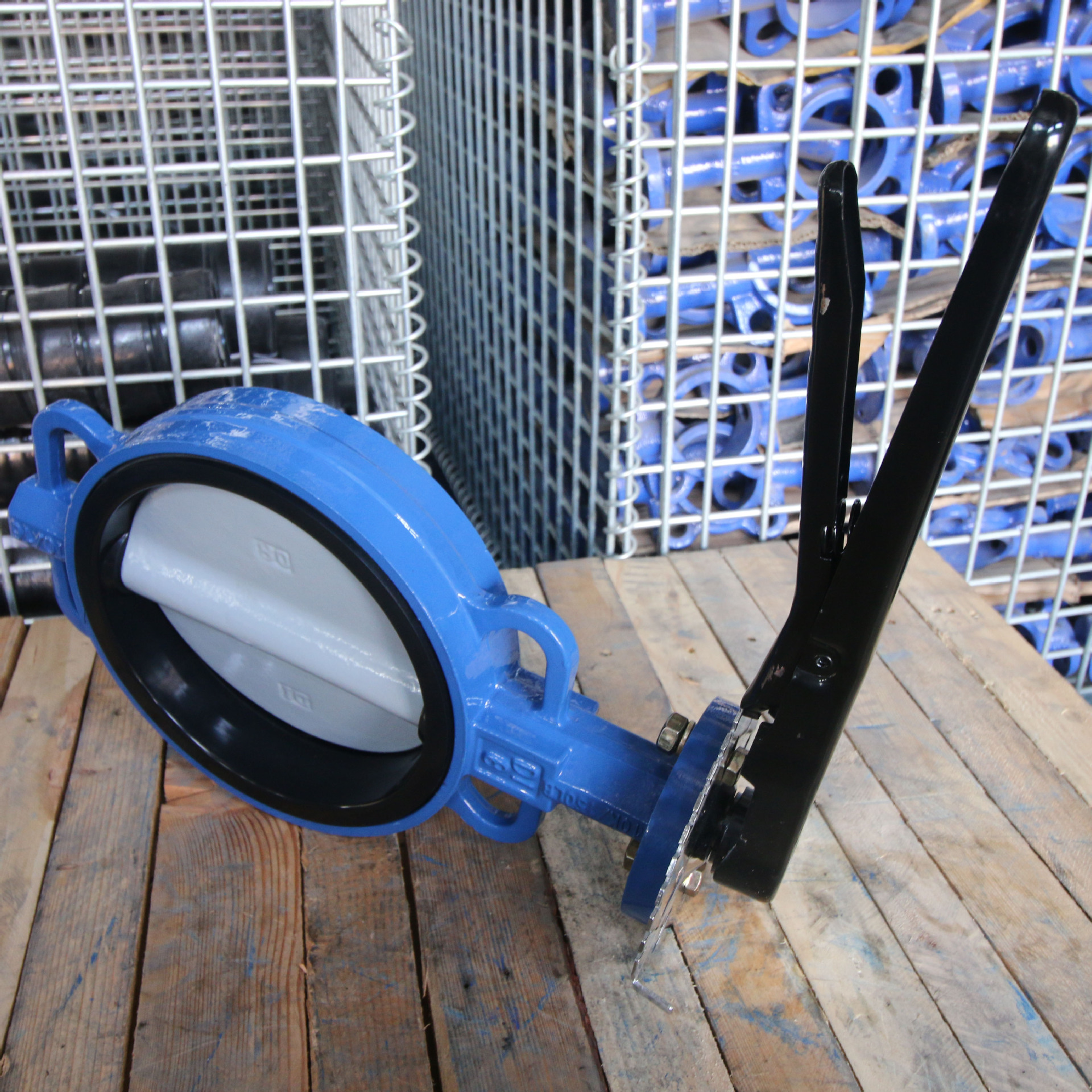 通轴无销dn125尼龙板手动式脱硫专用蝶阀