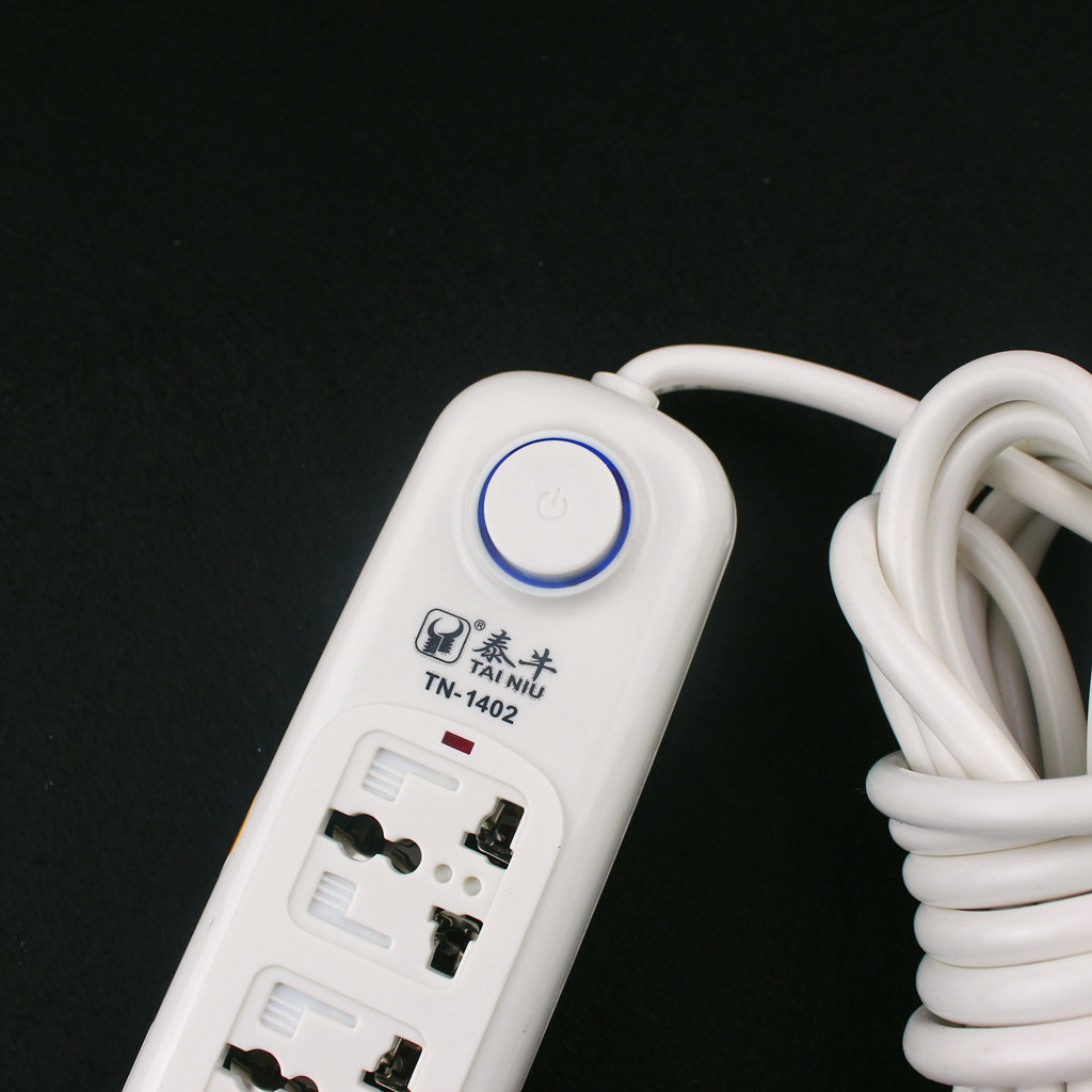 外贸专供 泰牛新款欧标排插带线 出口开关插座 欧式接线插座