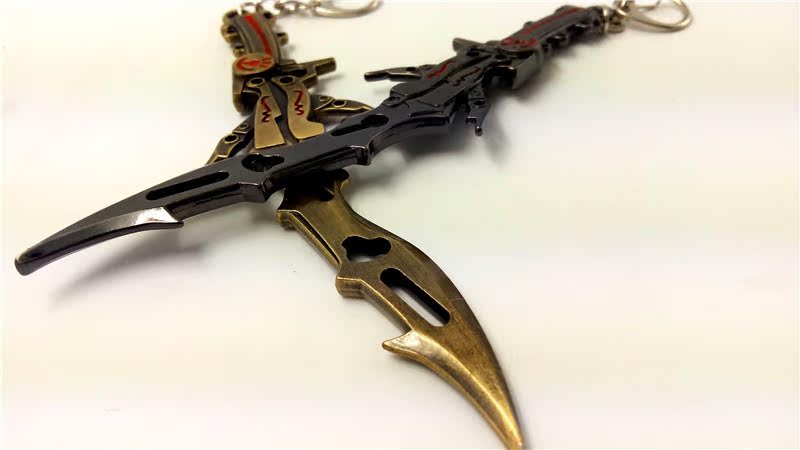 最终幻想13 lightning雷霆刀 武器模型挂件 游戏周边 未开刃