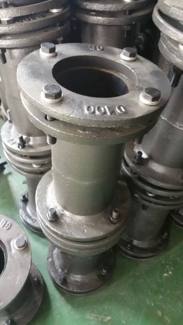 铸铁伸缩节 球墨铸铁管给水管道伸缩器 支持混批 量大从优