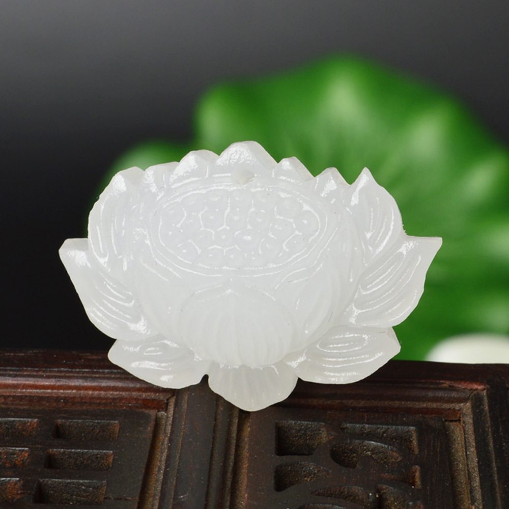 2019跑江湖地摊货阿富汗白玉a货男女款玉莲花吊坠玉挂件情侣玉