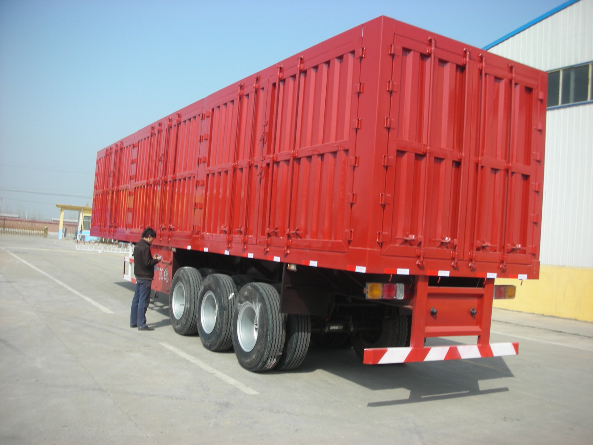 昊统 小型厢式运输半挂车 厢式挂车厂家批发热销