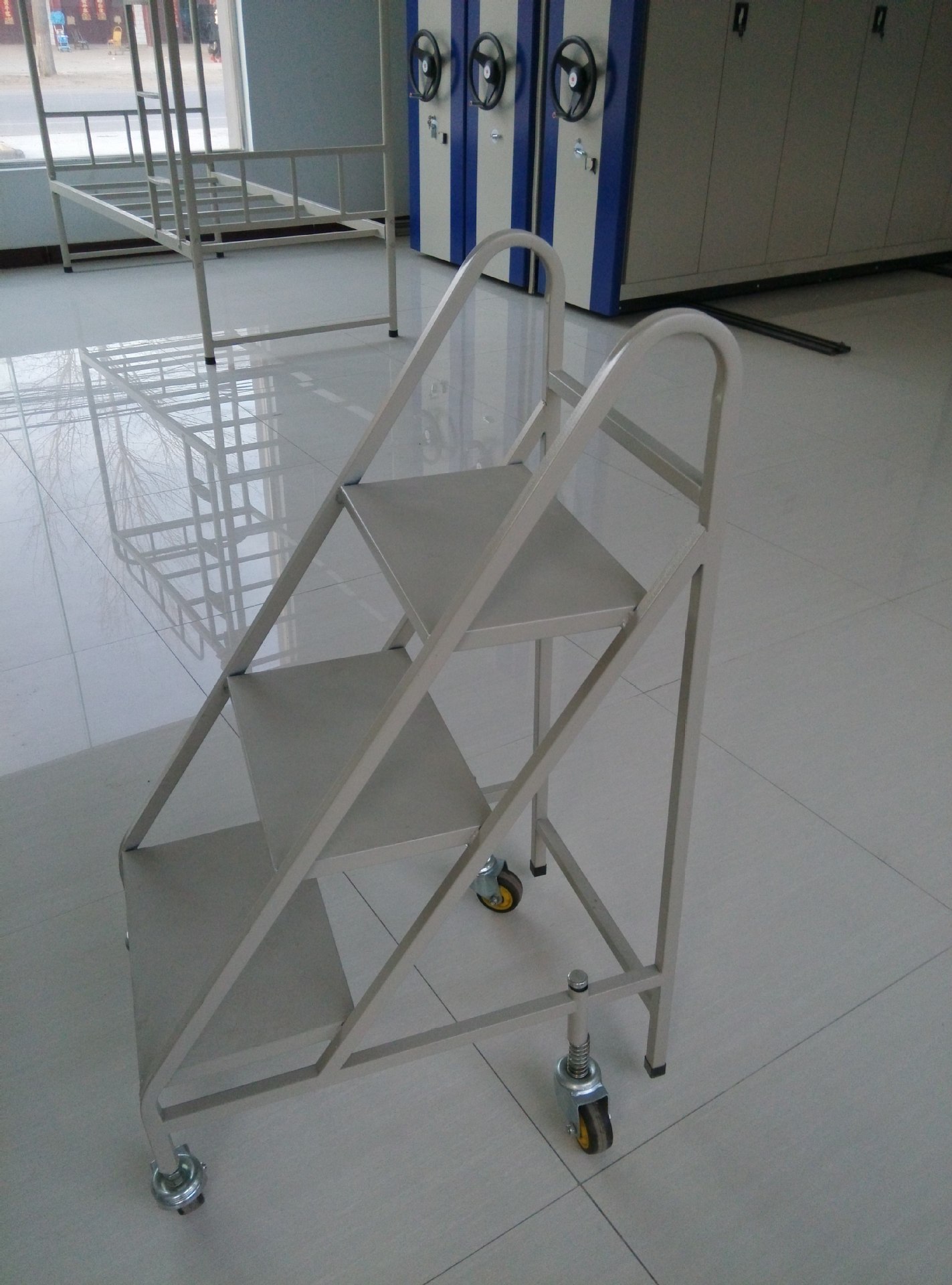 代发 移动小梯子 图书馆取书梯 铁制