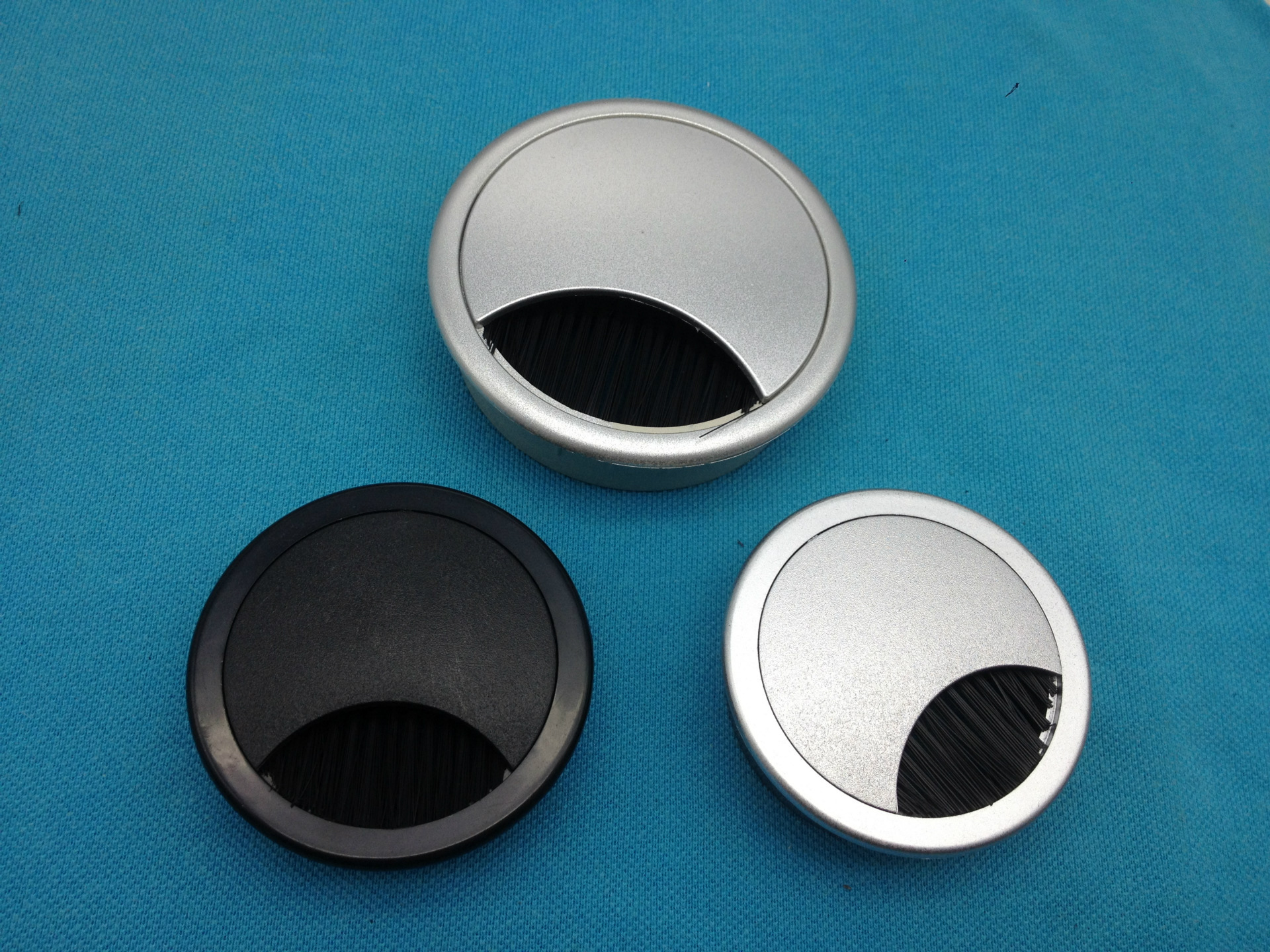 供应80圆银色带毛刷线盒 线合 穿线孔 穿线盒