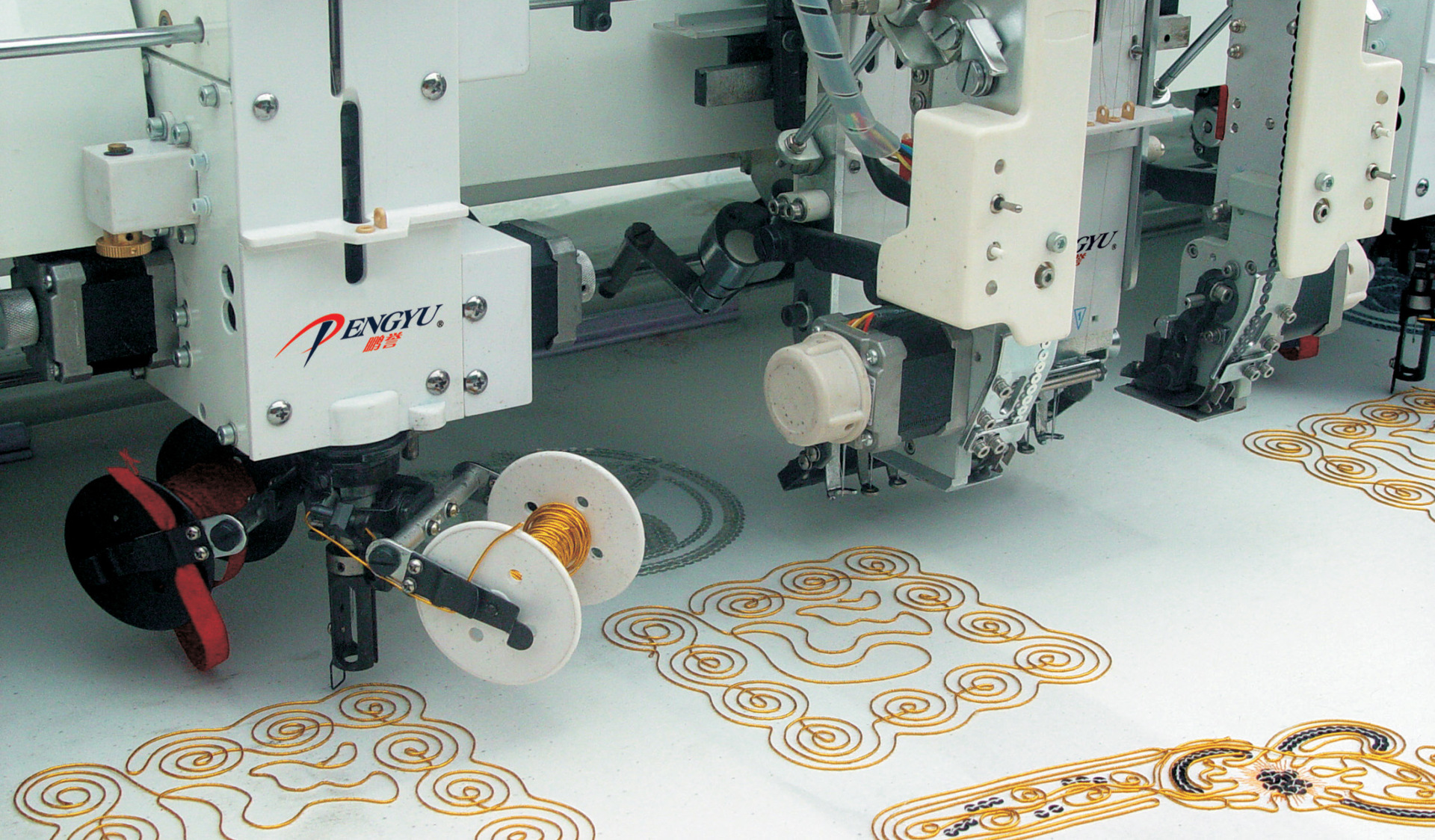 供应工艺品刺绣智能缠绕绣系列 工业全自动多功能平绣电脑绣花机