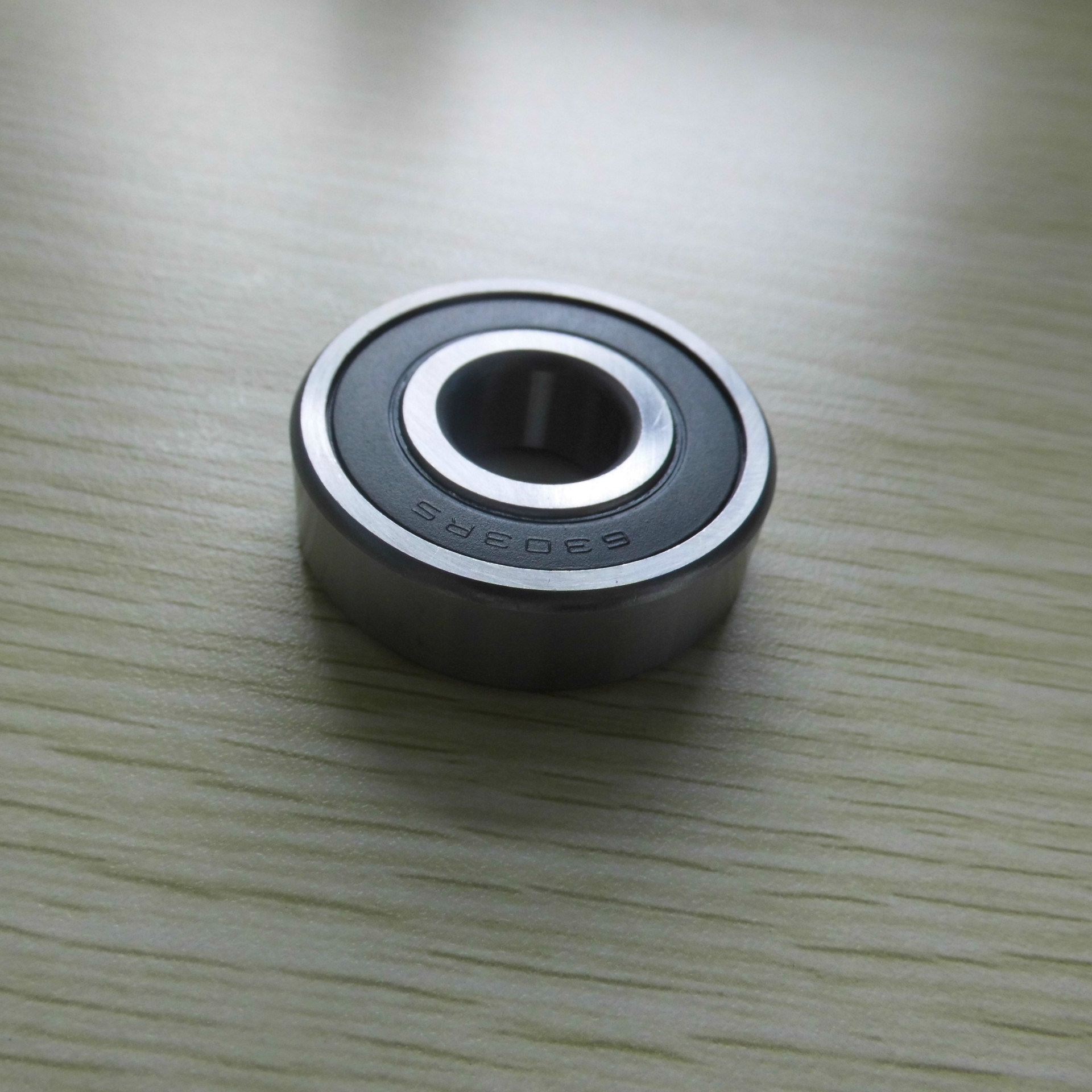 供应滚动轴承 深沟球轴承 6303rs 轴承