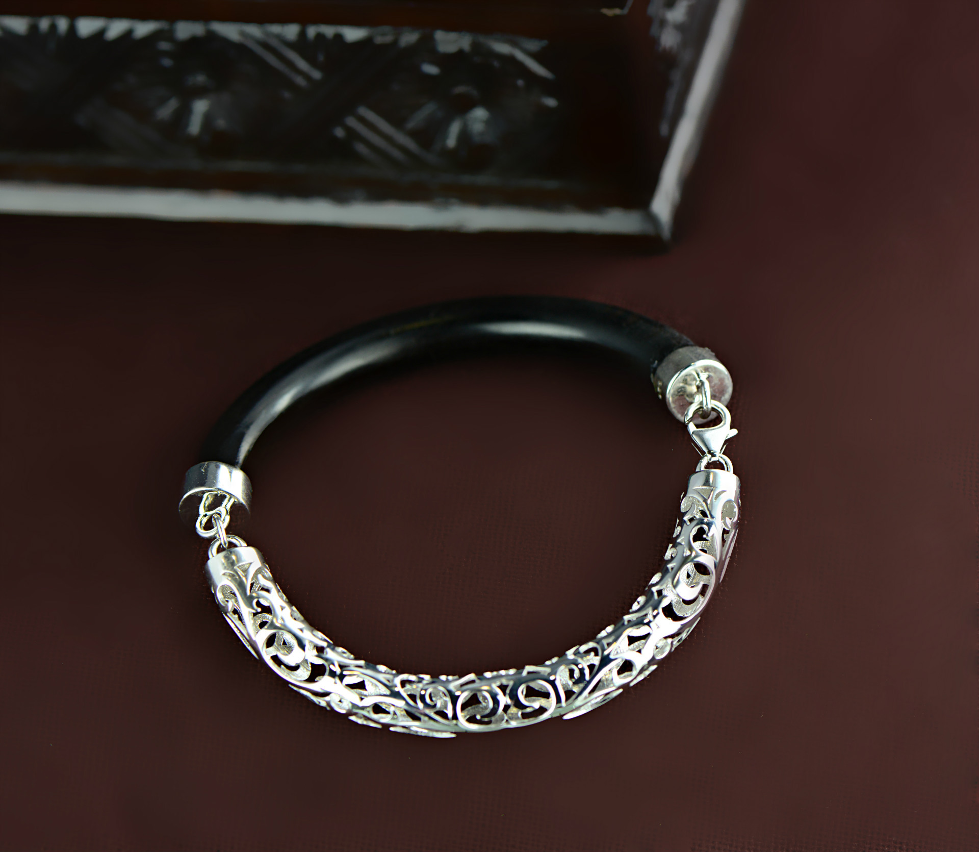 s925银镶嵌天然黑檀木手镯批发 时尚大方 泰银仿古风格 哑光半圆