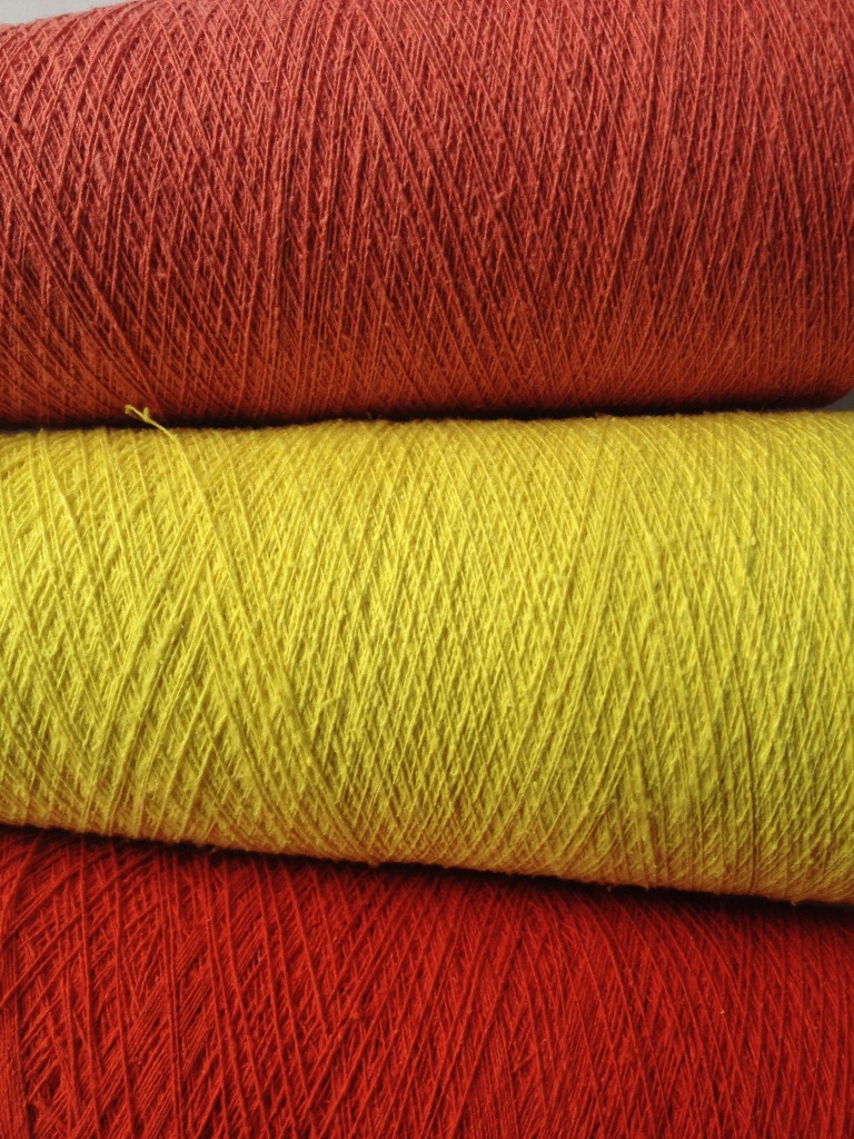 海盐金溢绢纺有限公司油丝桑蚕丝真丝色纱系列