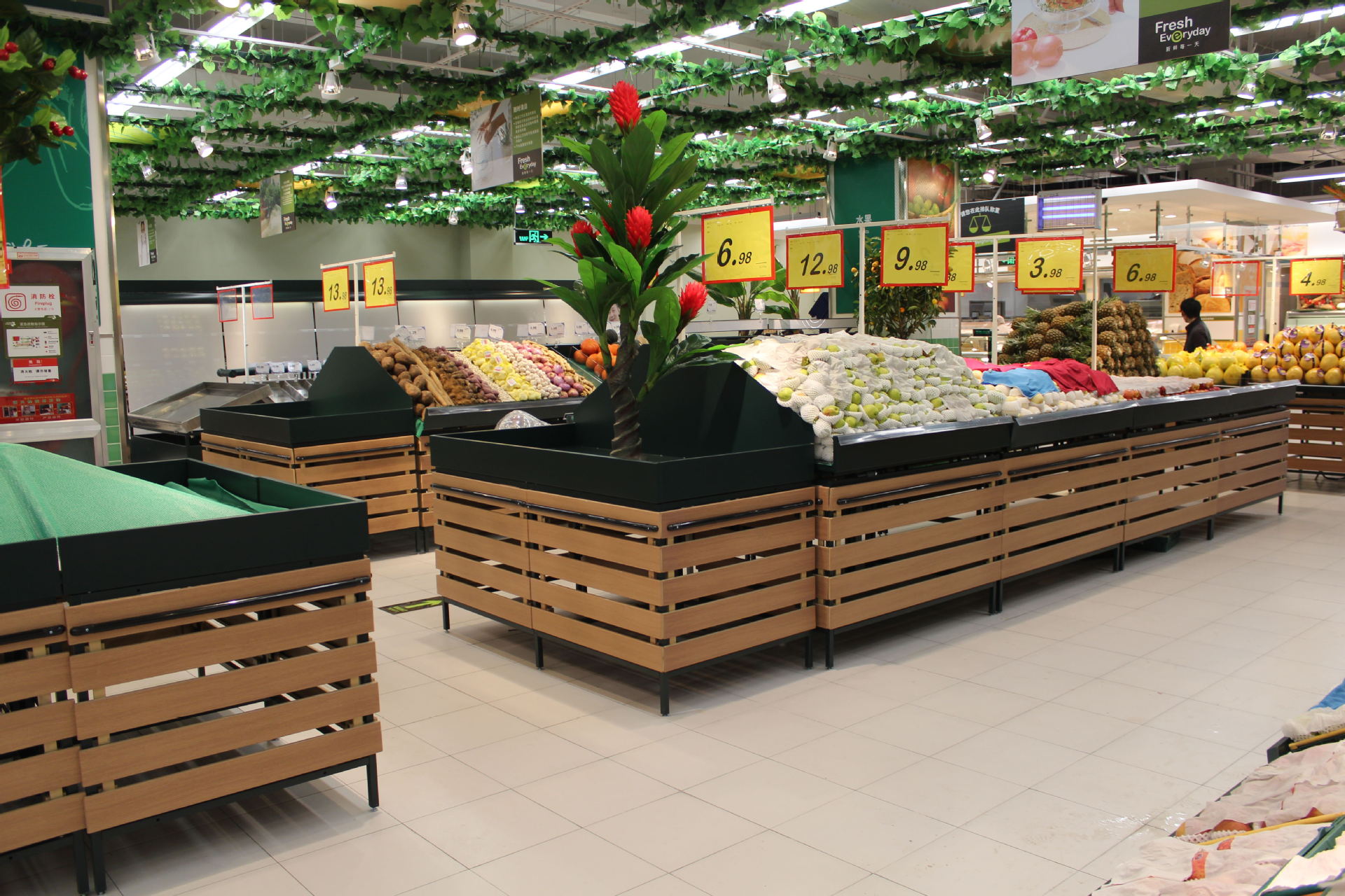 迪亚天天等众多国际**商企,以及联华,永辉, 人人乐,步步高,北京华联