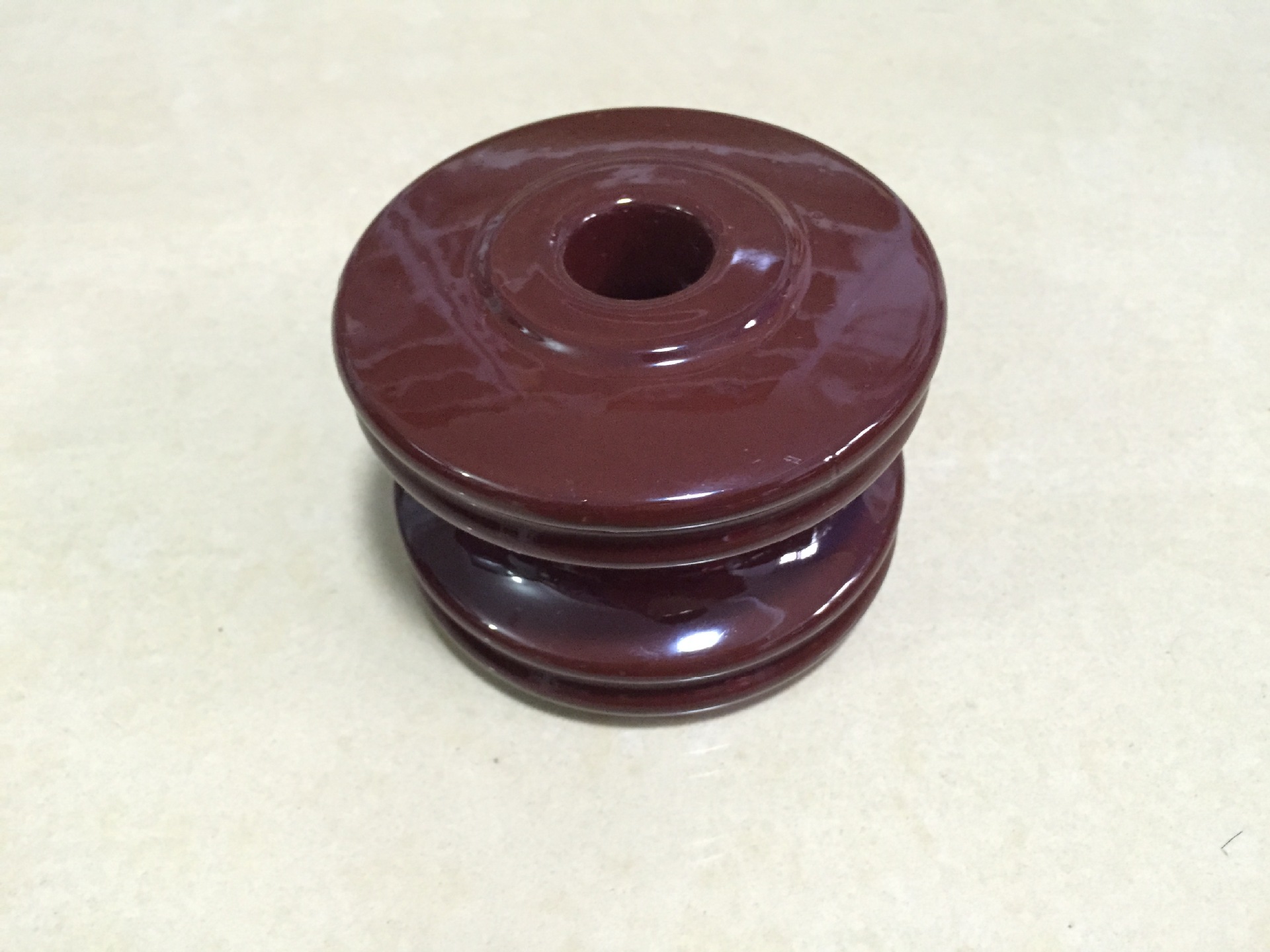 531617线轴式瓷绝缘子