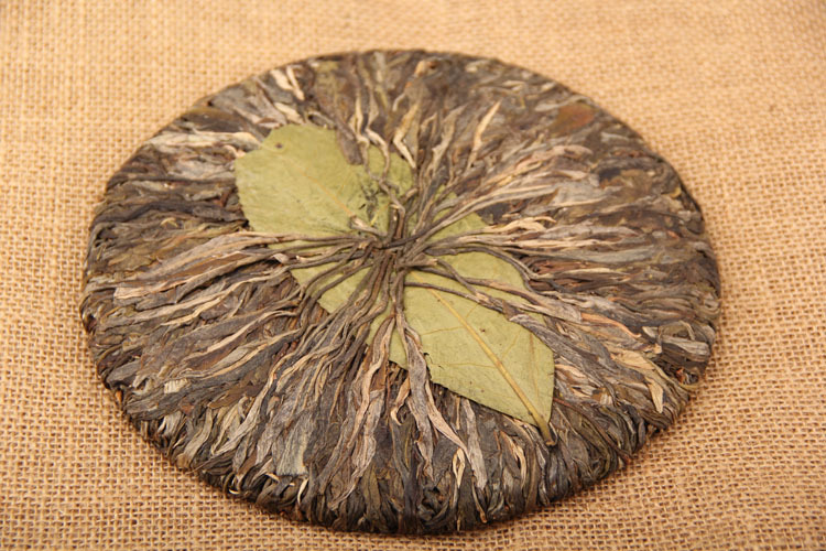 批发 普洱茶 永德大雪山古树茶 把子茶 手 工把茶 400g普洱生茶