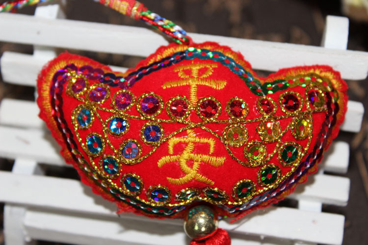 厂家直销手工刺绣香包diy福袋绒布亮片元宝新年香囊汽车挂件爆款