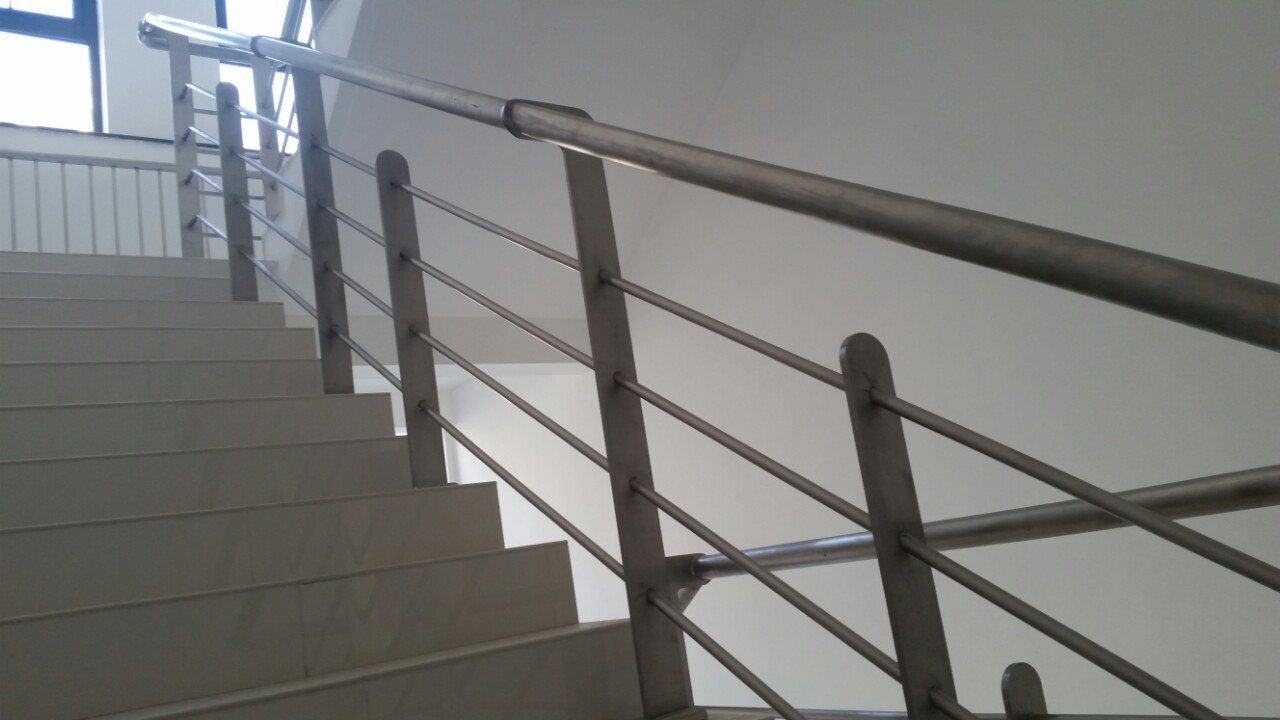 不锈钢栏杆楼梯扶手铁艺栏杆不锈钢阳台护栏室内楼梯栏杆