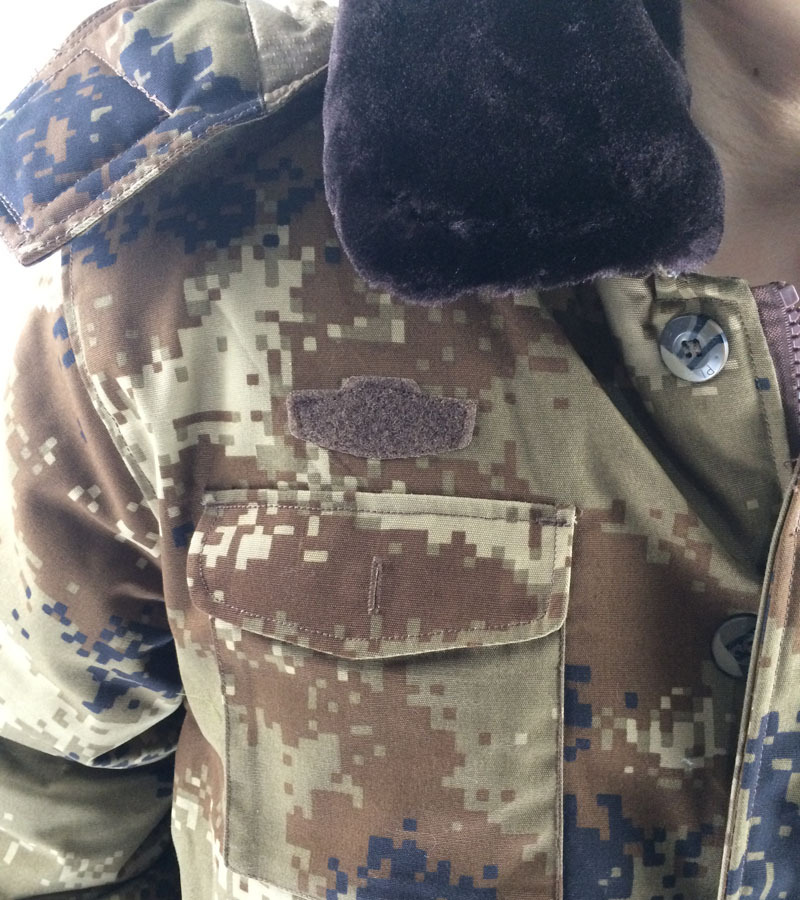厂家批发07迷彩荒漠作训大衣 毛领军迷棉服 冬季保暖加厚防寒服
