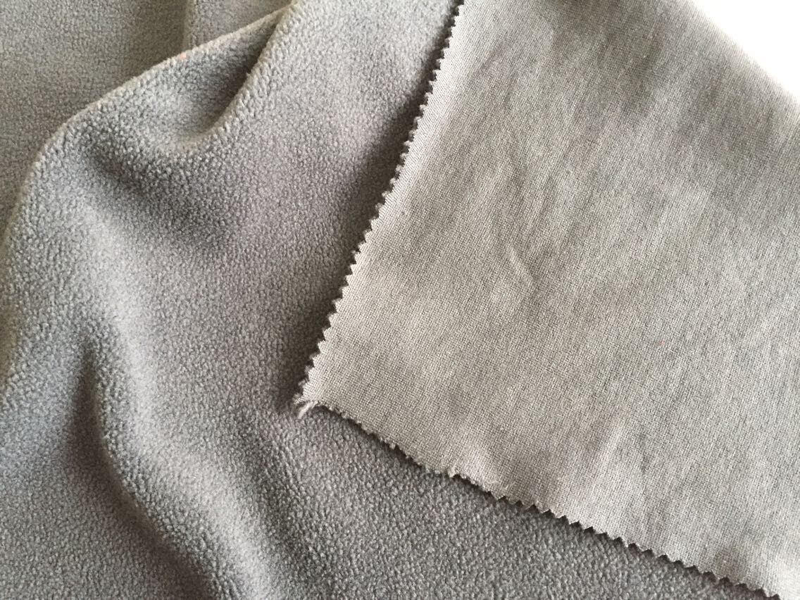 双刷单摇超细摇粒绒 fdy dty     货号  8520  品称  摇粒绒面料