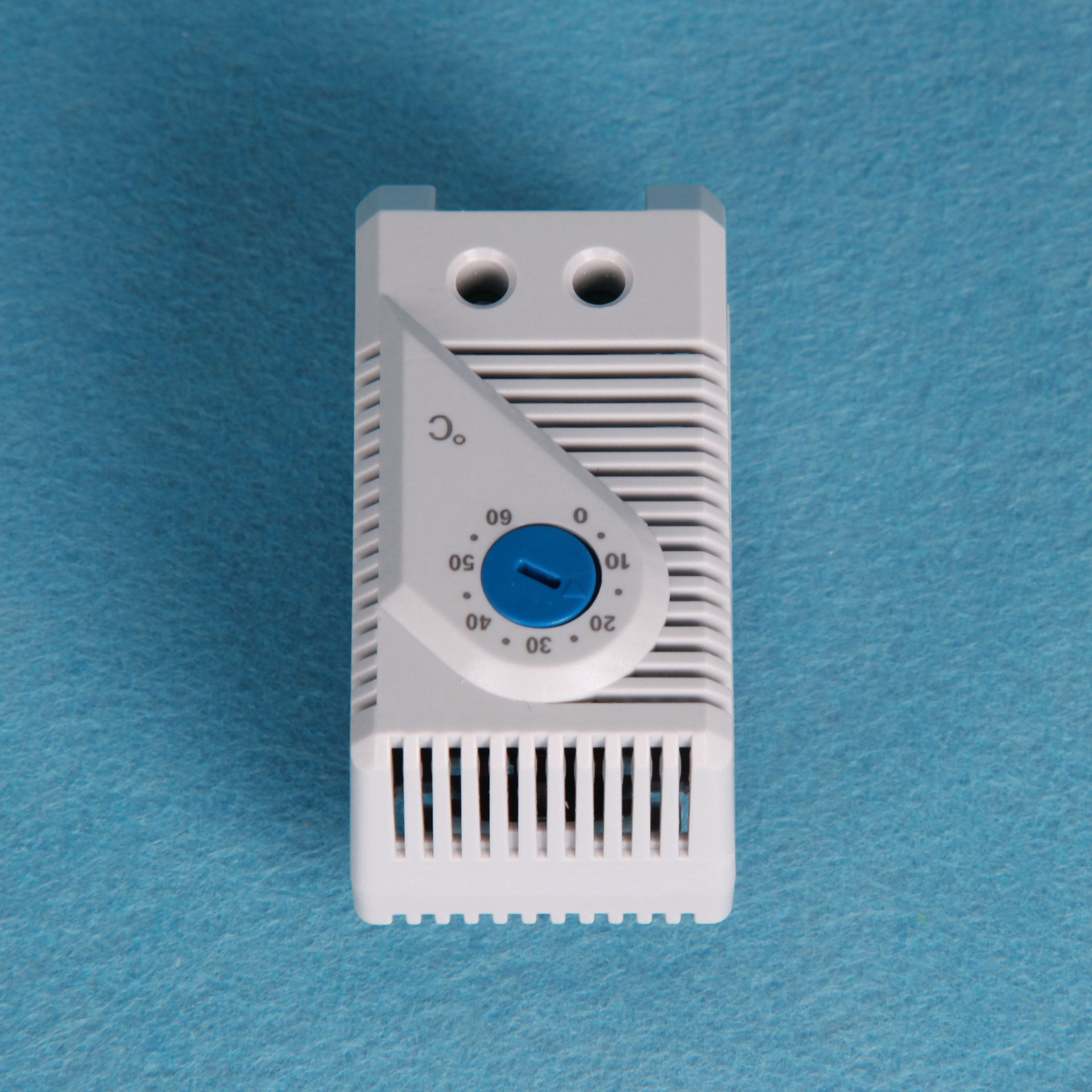 赛普机柜温度控制器风机调节器常开型温控器kts011