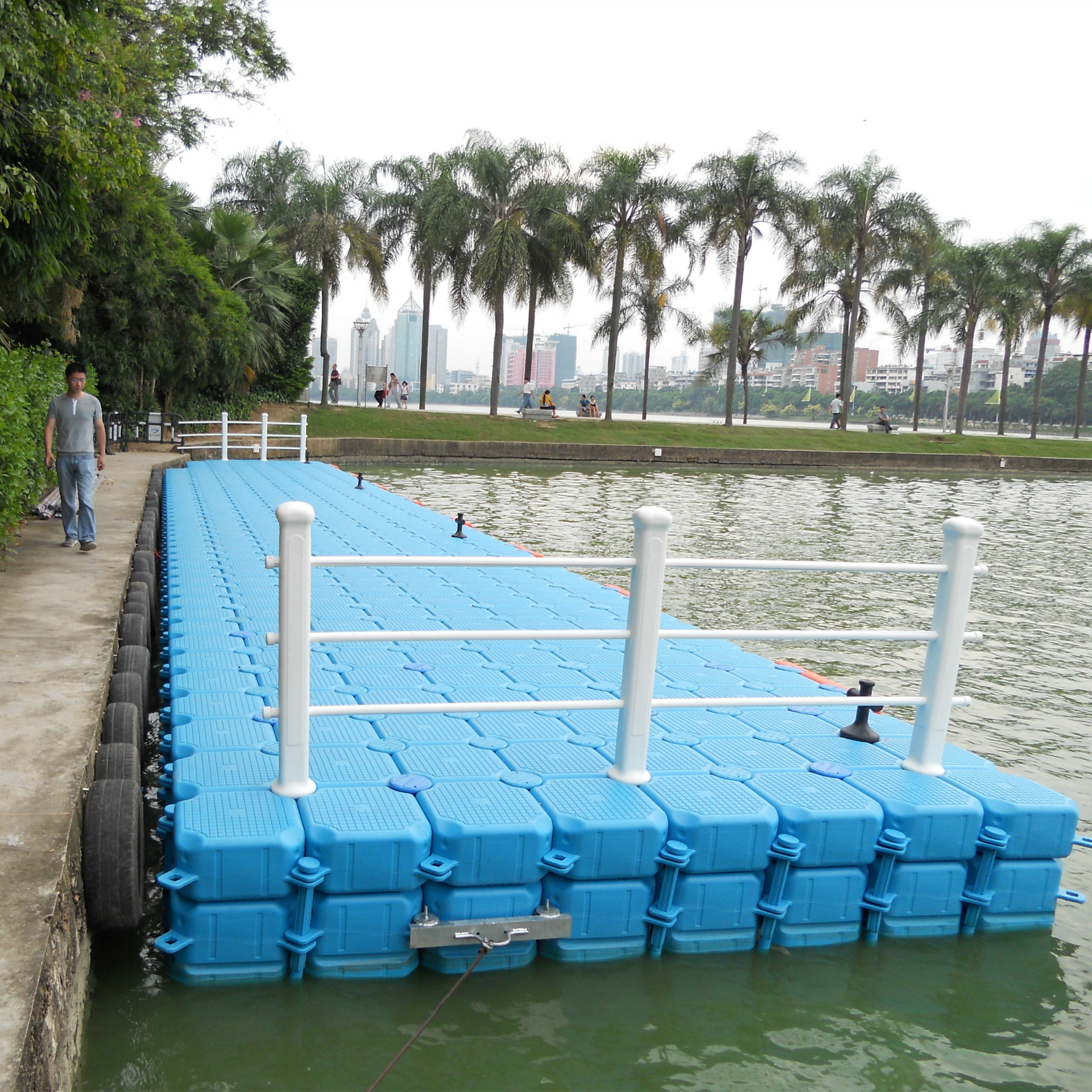 厂家供应抗氧化抗腐蚀吹塑浮筒 浮筒码头 码头设计