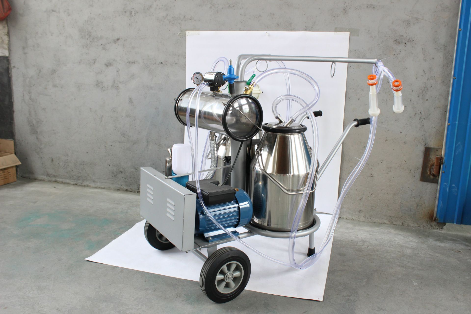 供应 家用真空脉动式双桶牛用挤奶机 奶牛吸奶器 自动化挤奶机器