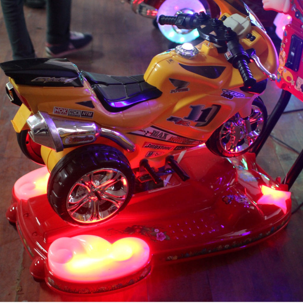 3d摇摆机摇摇车厂家